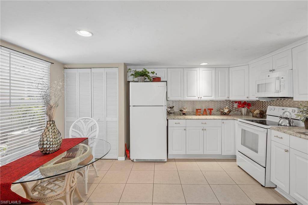 Naples, FL 34110,151 Crown DR