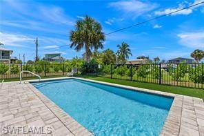 Fort Myers Beach, FL 33931,131 Gulf Island DR