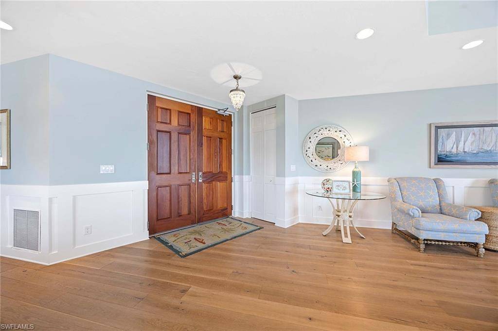Marco Island, FL 34145,930 Cape Marco DR #806