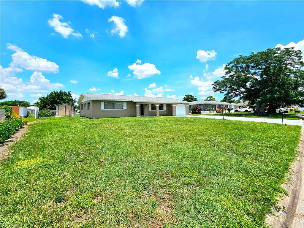 Lehigh Acres, FL 33936,211 S Lake DR