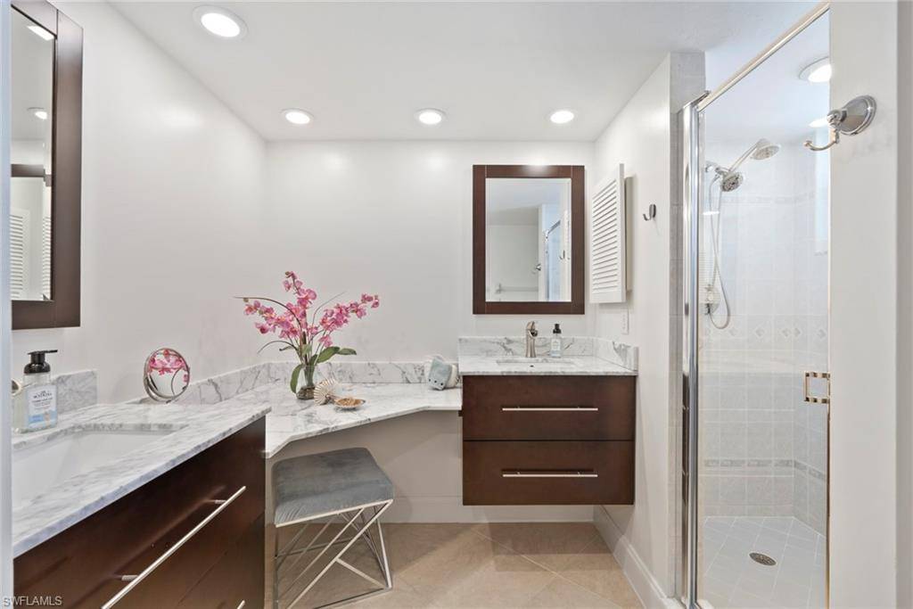 Naples, FL 34108,5550 Heron Point Dr #1902