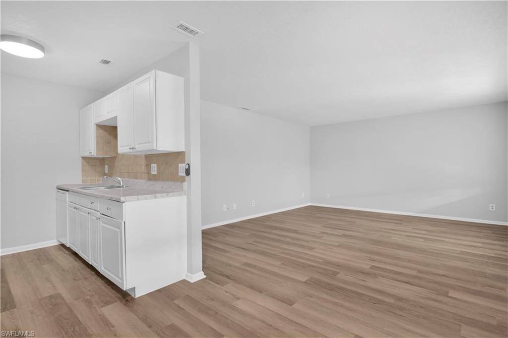 Naples, FL 34112,4627 Bayshore DR #I8