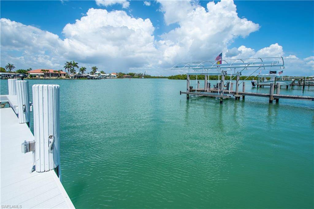 Naples, FL 34113,19 Pelican ST E