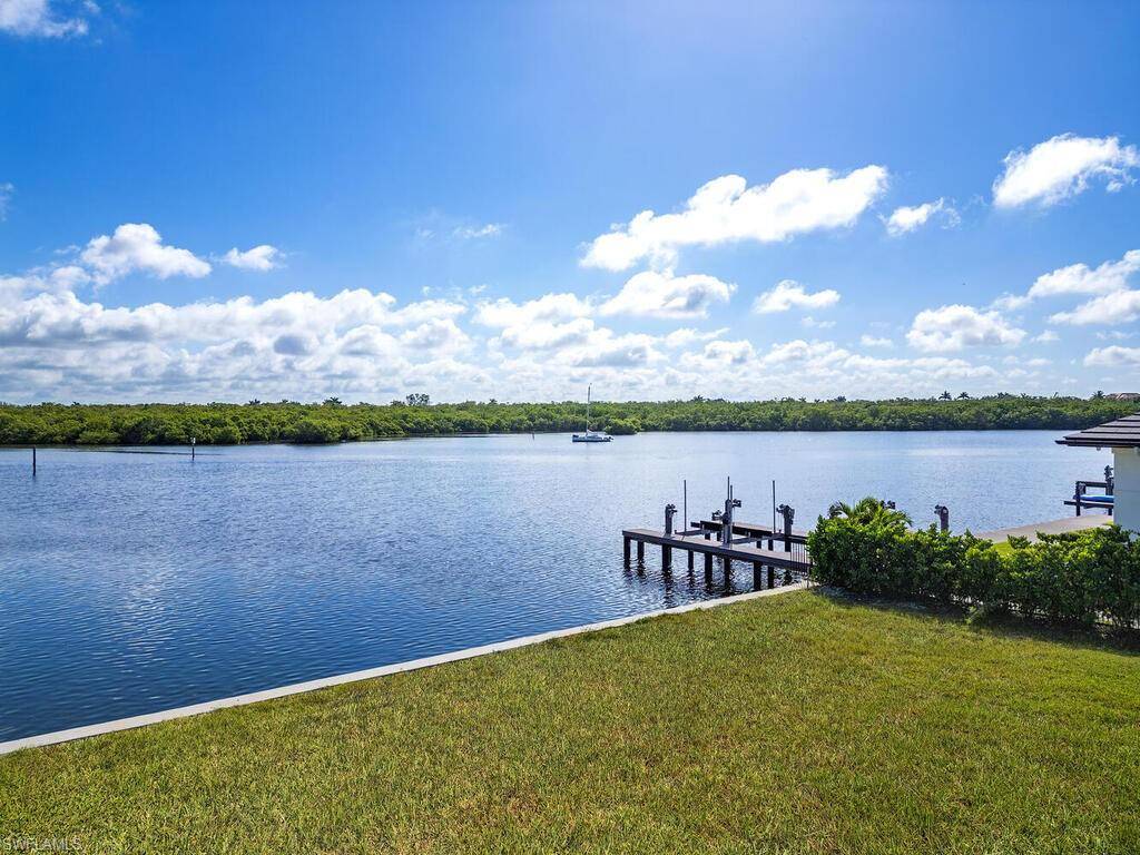 Naples, FL 34102,2375 TARPON RD