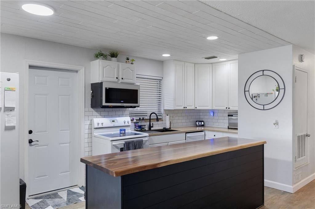 Lehigh Acres, FL 33936,18 Alcala AVE