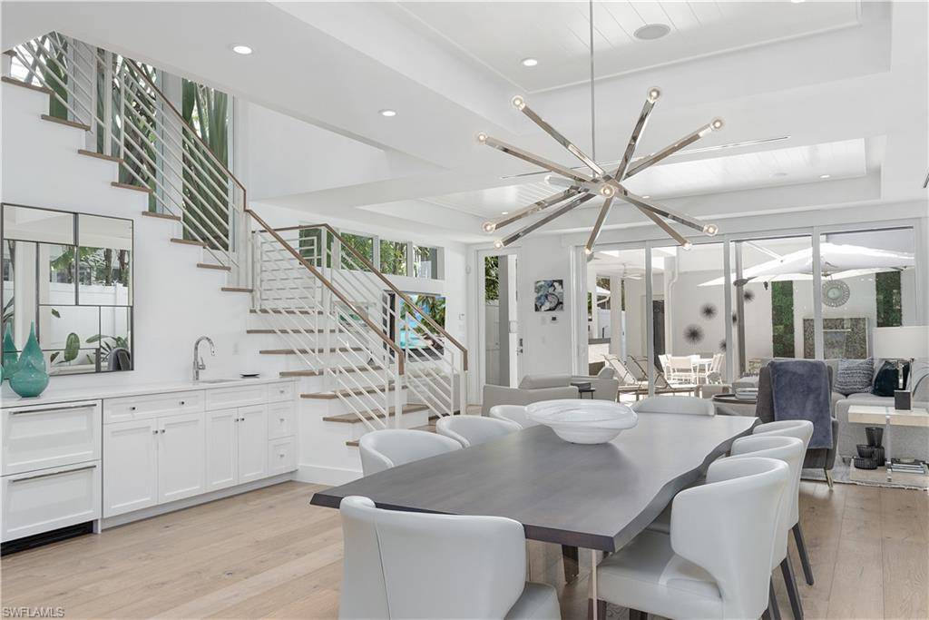 Naples, FL 34102,1021 6th ST S