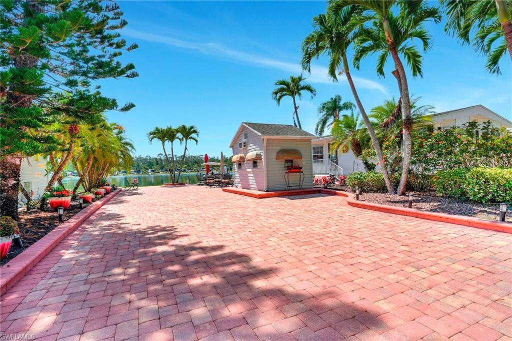 Naples, FL 34120,2117 Crystal Lake DR