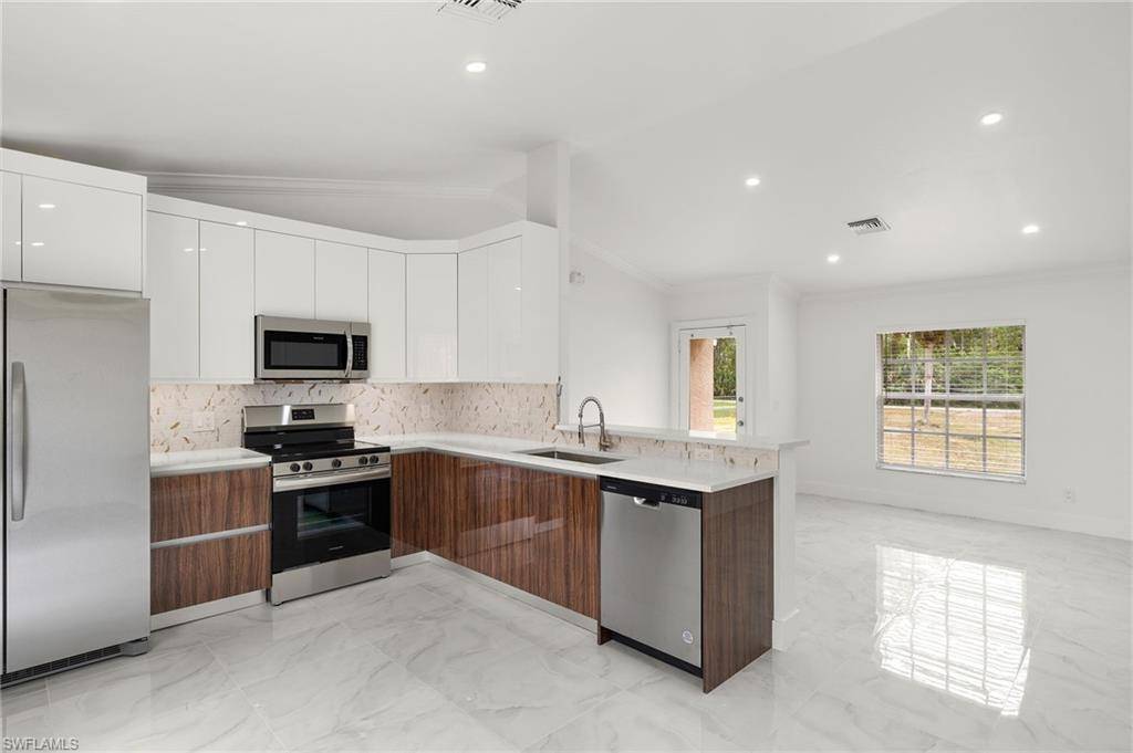 Naples, FL 34120,3821 10th AVE NE