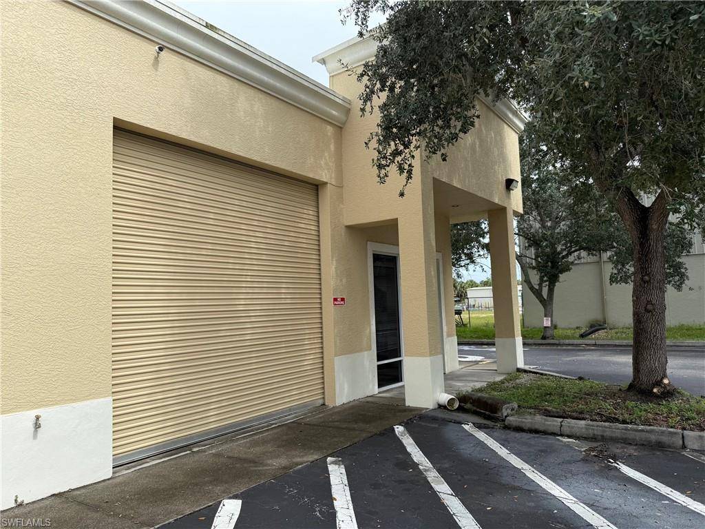 Naples, FL 34114,3894 Mannix DR #220