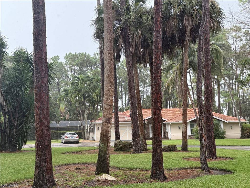 Naples, FL 34105,2347 Coach House LN