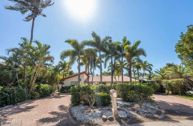 Naples, FL 34102,778 Broad CT S