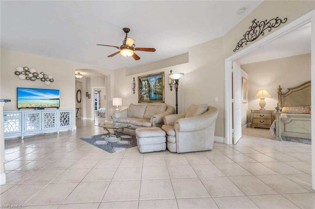 Naples, FL 34110,5650 Northboro DR #102