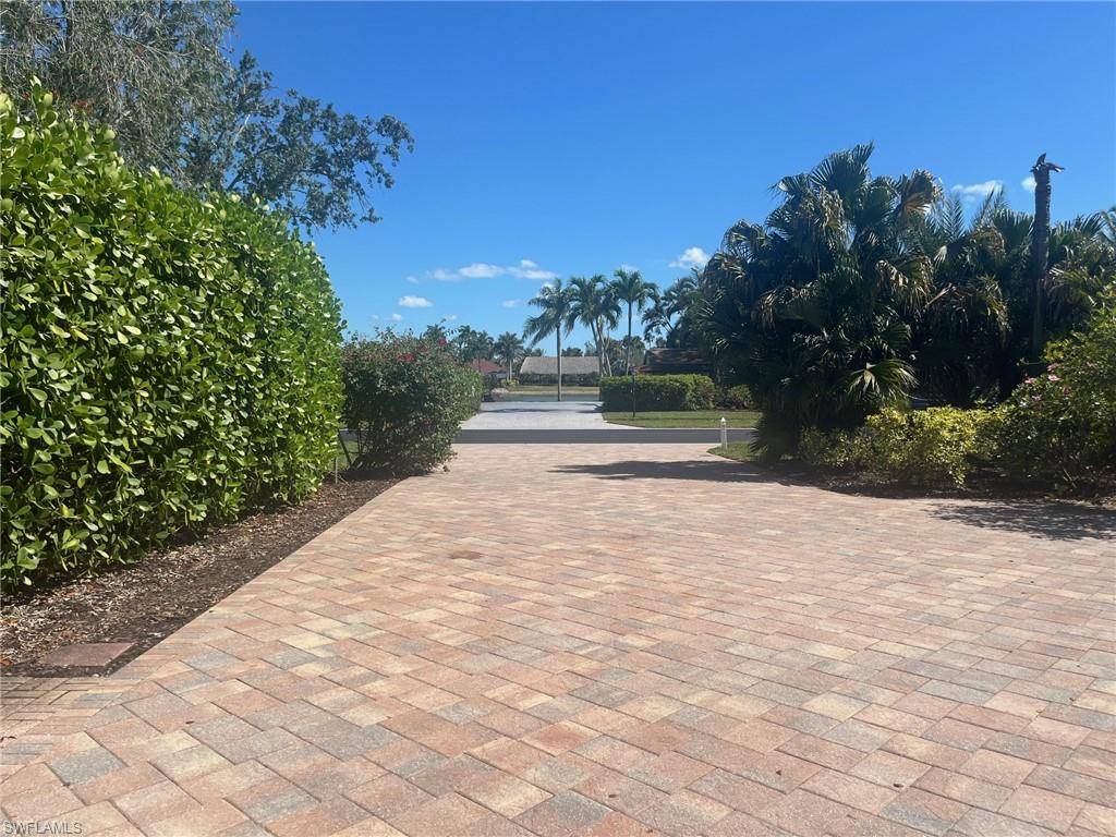 Naples, FL 34114,4750 Southern Breeze DR