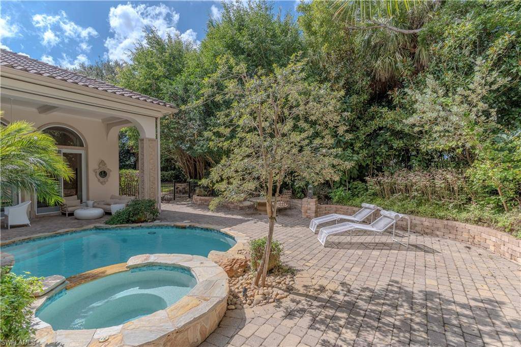 Naples, FL 34110,15627 VILLORESI WAY