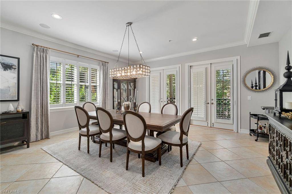 Naples, FL 34109,2864 Tiburon BLVD E #102