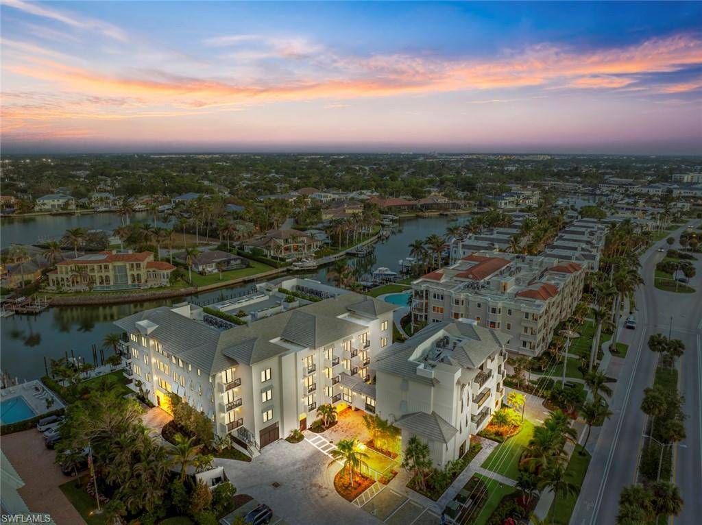 Naples, FL 34102,1820 Gulf Shore BLVD N #302-303