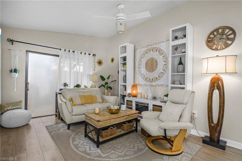 Fort Myers, FL 33919,5266 Cedarbend DR #1