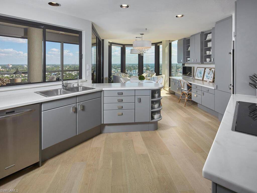 Naples, FL 34103,4951 Gulf Shore BLVD N #1204