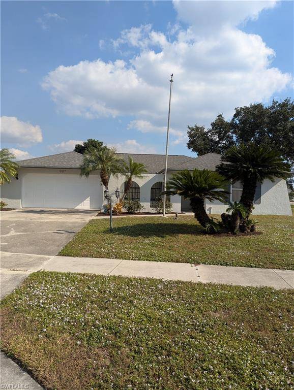 Naples, FL 34112,997 Charlemagne BLVD