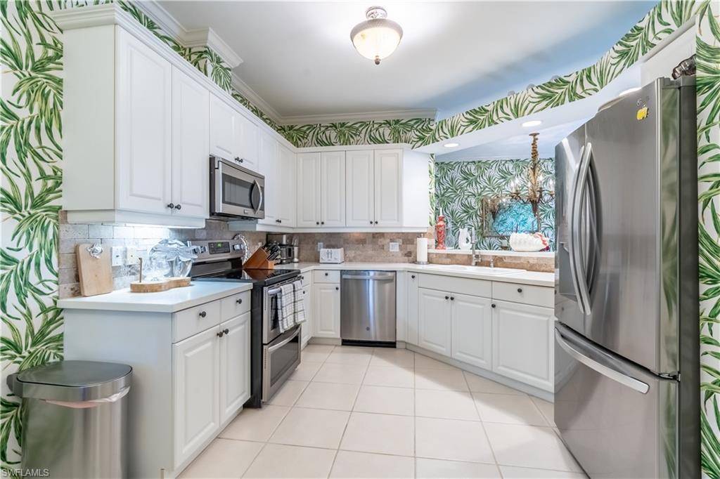 Naples, FL 34109,1540 Clermont DR #F204