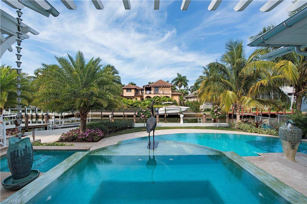 Naples, FL 34102,461 16th AVE S