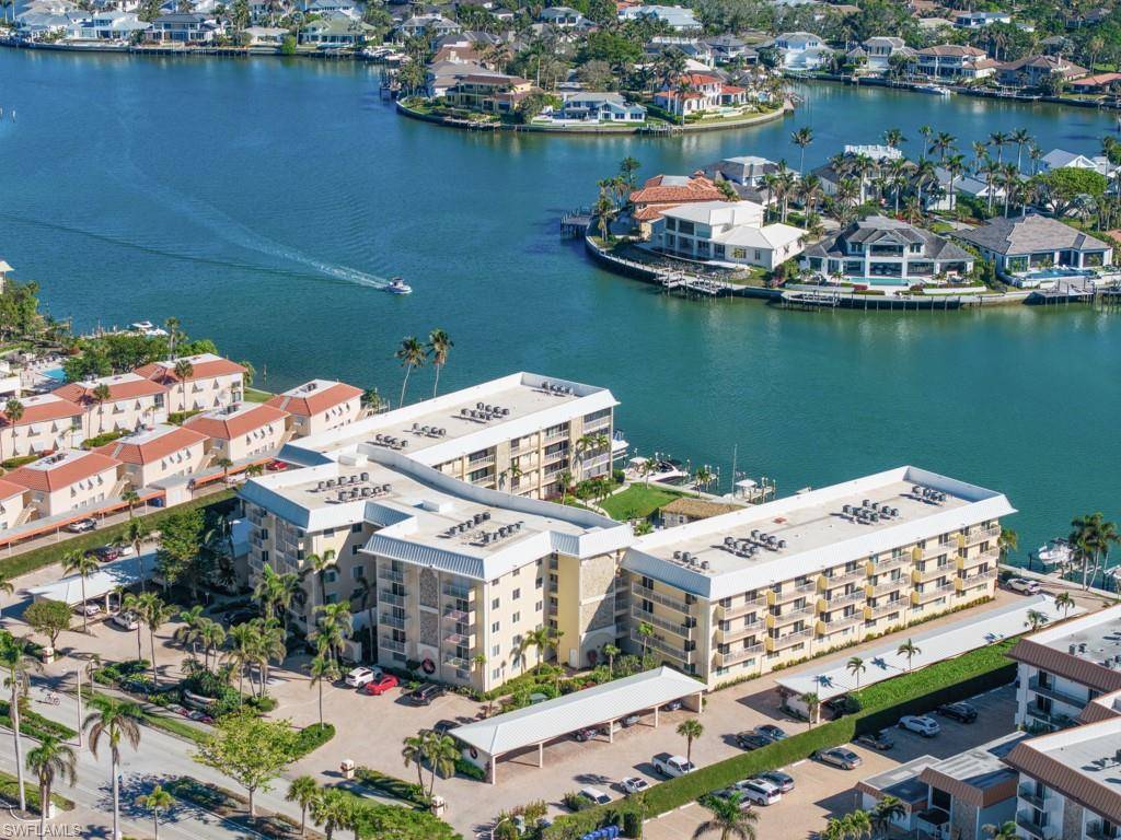 Naples, FL 34103,3000 Gulf Shore BLVD N #202