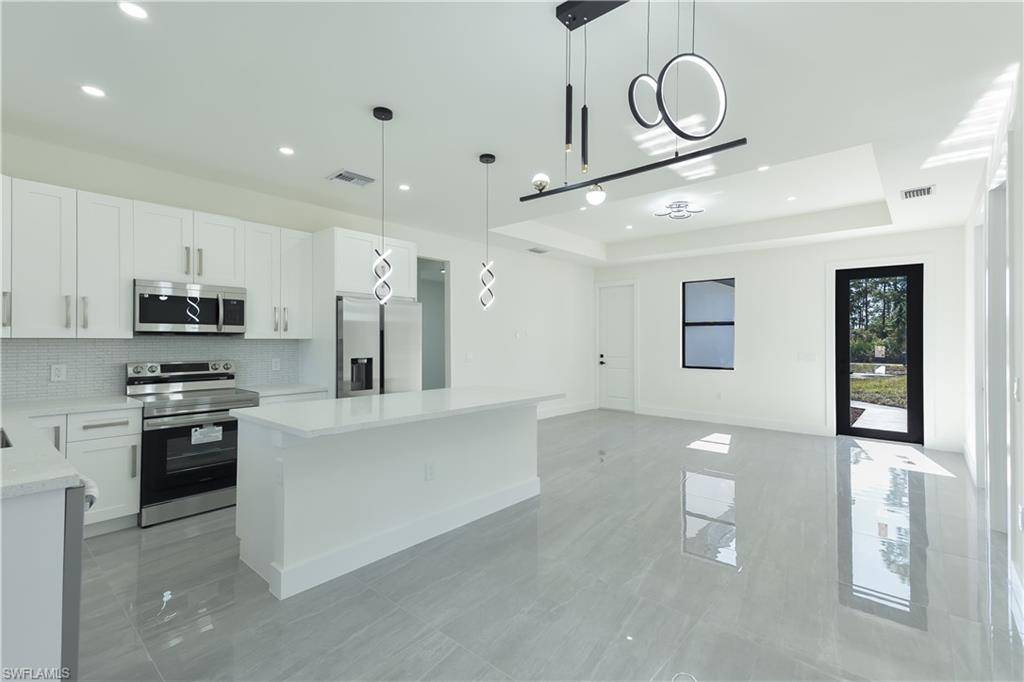 Naples, FL 34120,2573 37TH AVE NE