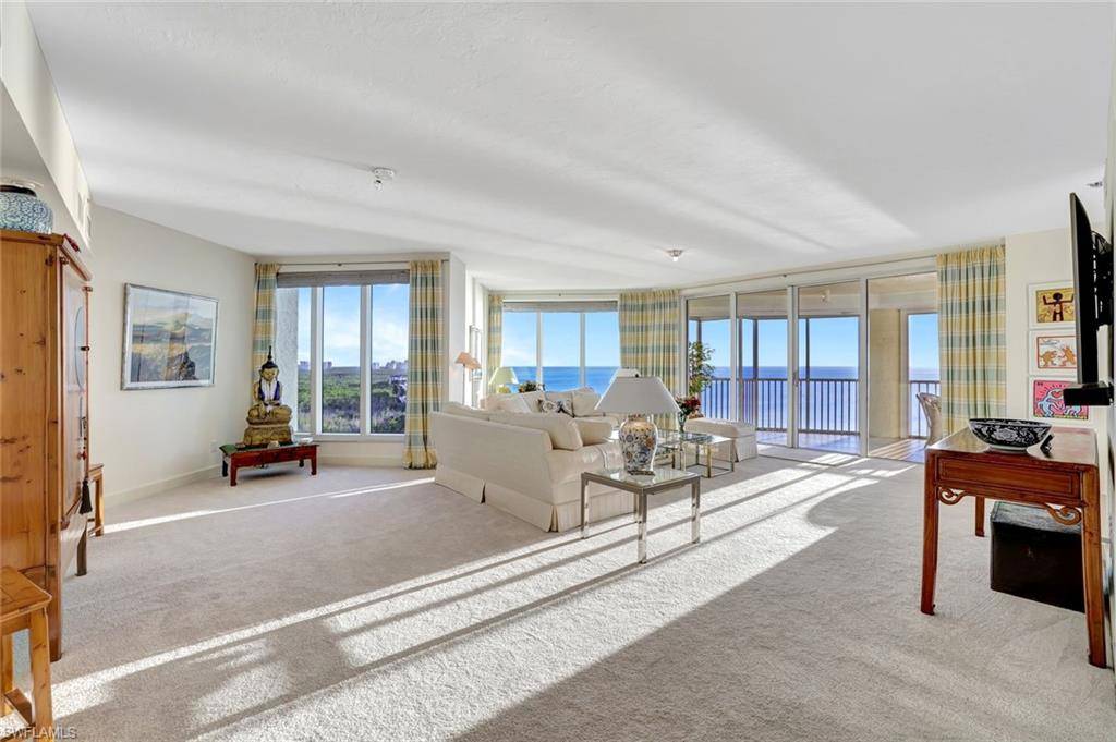 Naples, FL 34108,8111 Bay Colony DR #1102