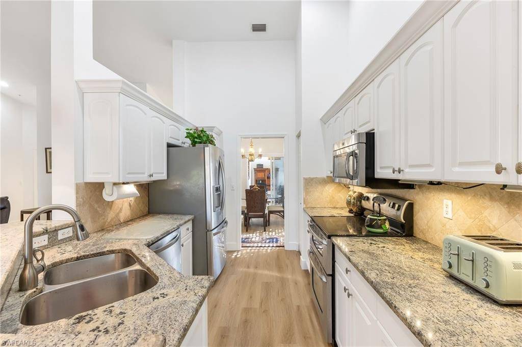 Naples, FL 34110,5115 Cedar Springs DR #201