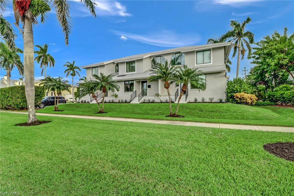 Naples, FL 34102,605 8th AVE S #605