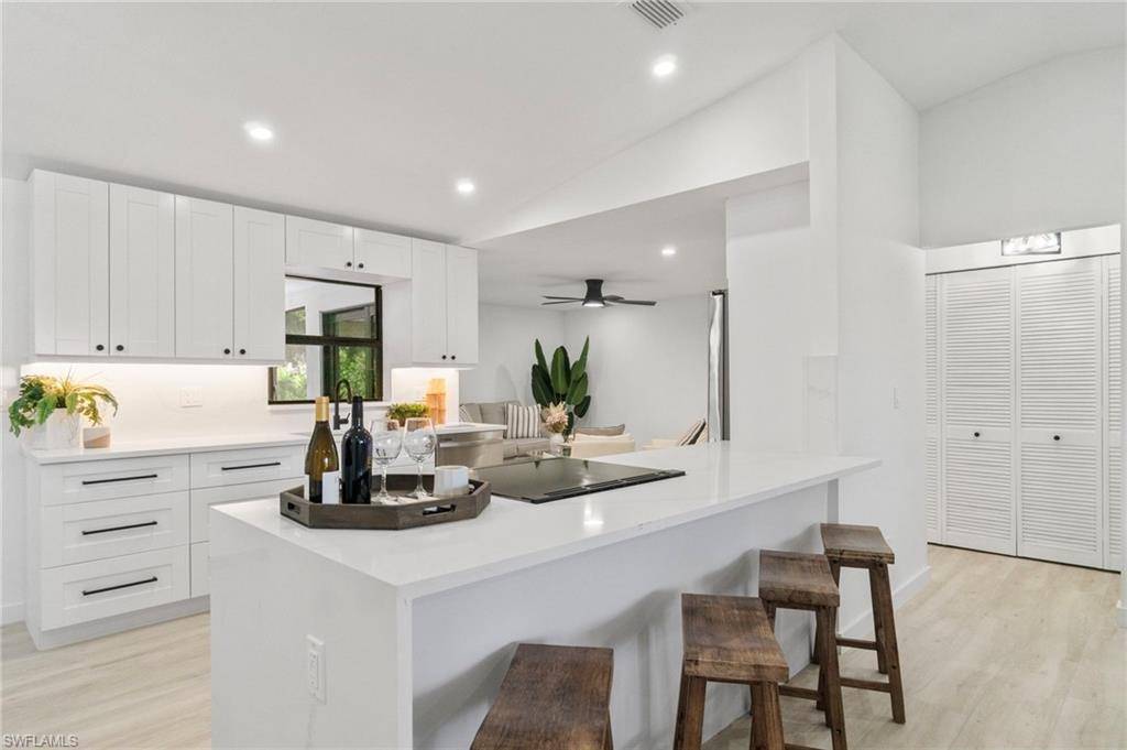 Naples, FL 34112,2481 Kings Lake BLVD