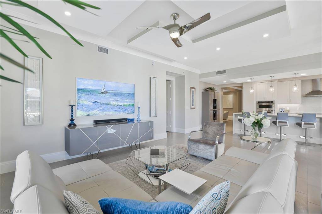 Naples, FL 34102,1035 3rd AVE S #402