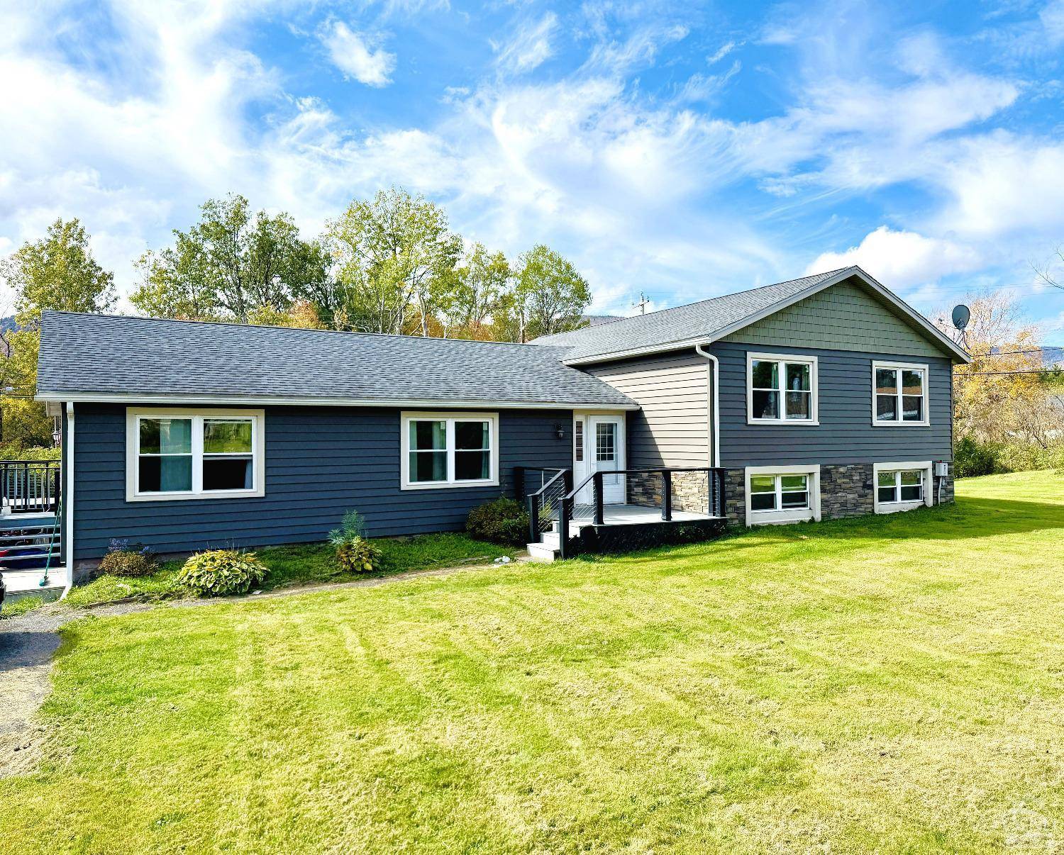 Elka Park, NY 12427,1004 Clum Hill Rd.