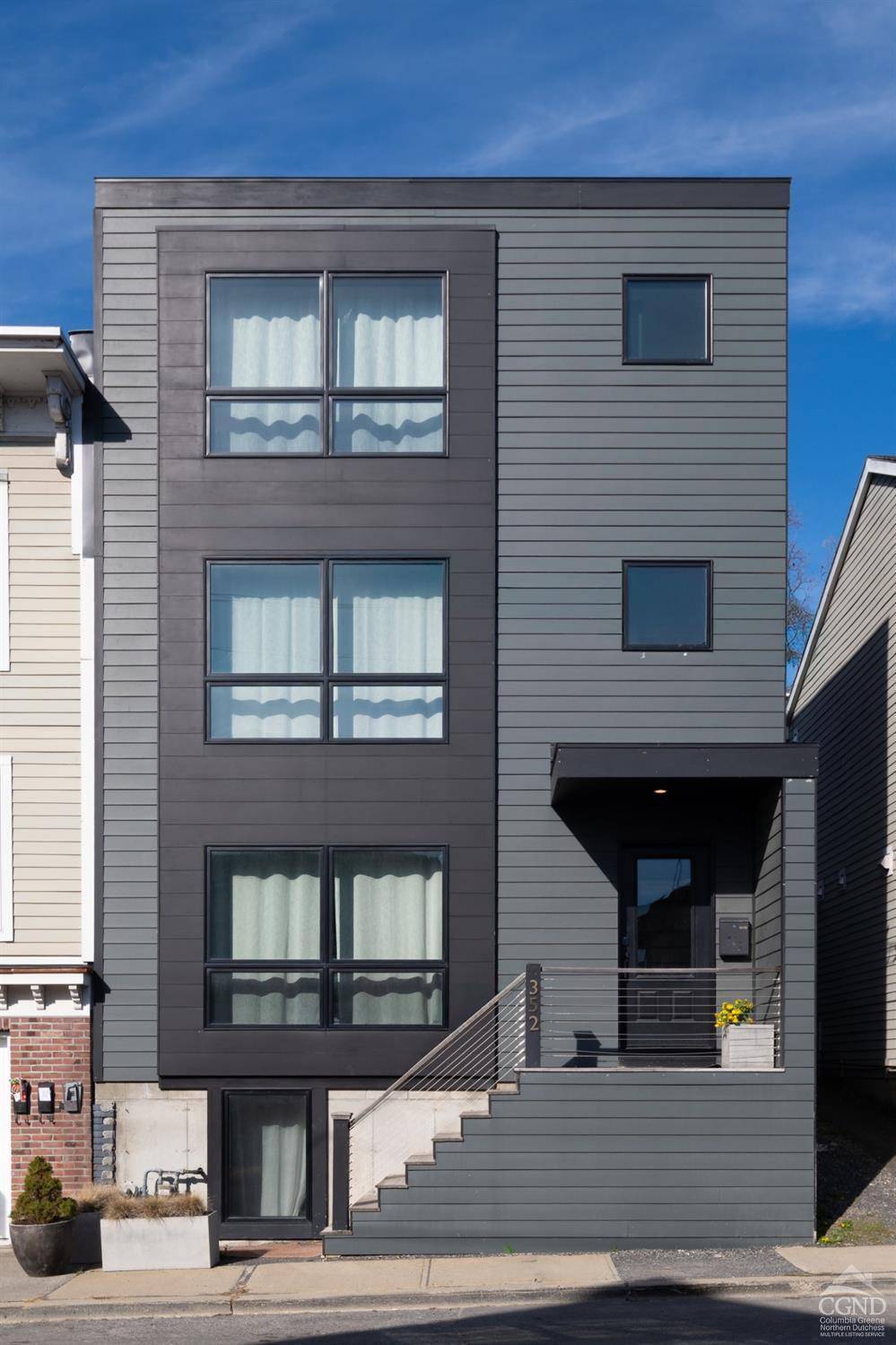 Hudson, NY 12534,352 Columbia