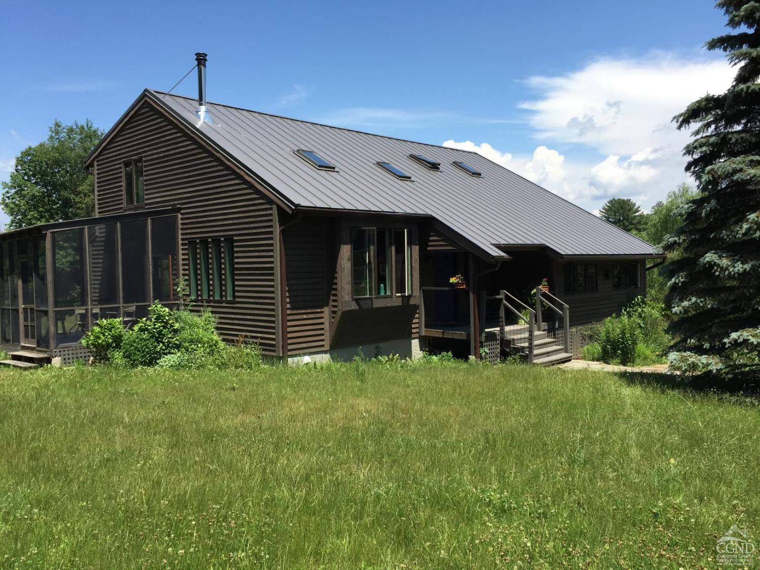 Germantown, NY 12526,352 Round Top Rd