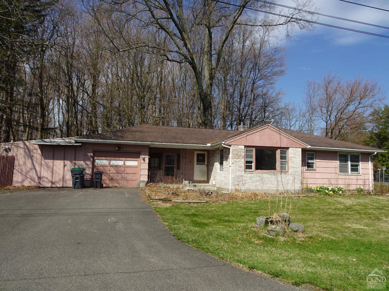 Claverack, NY 12513,8 Hover Road