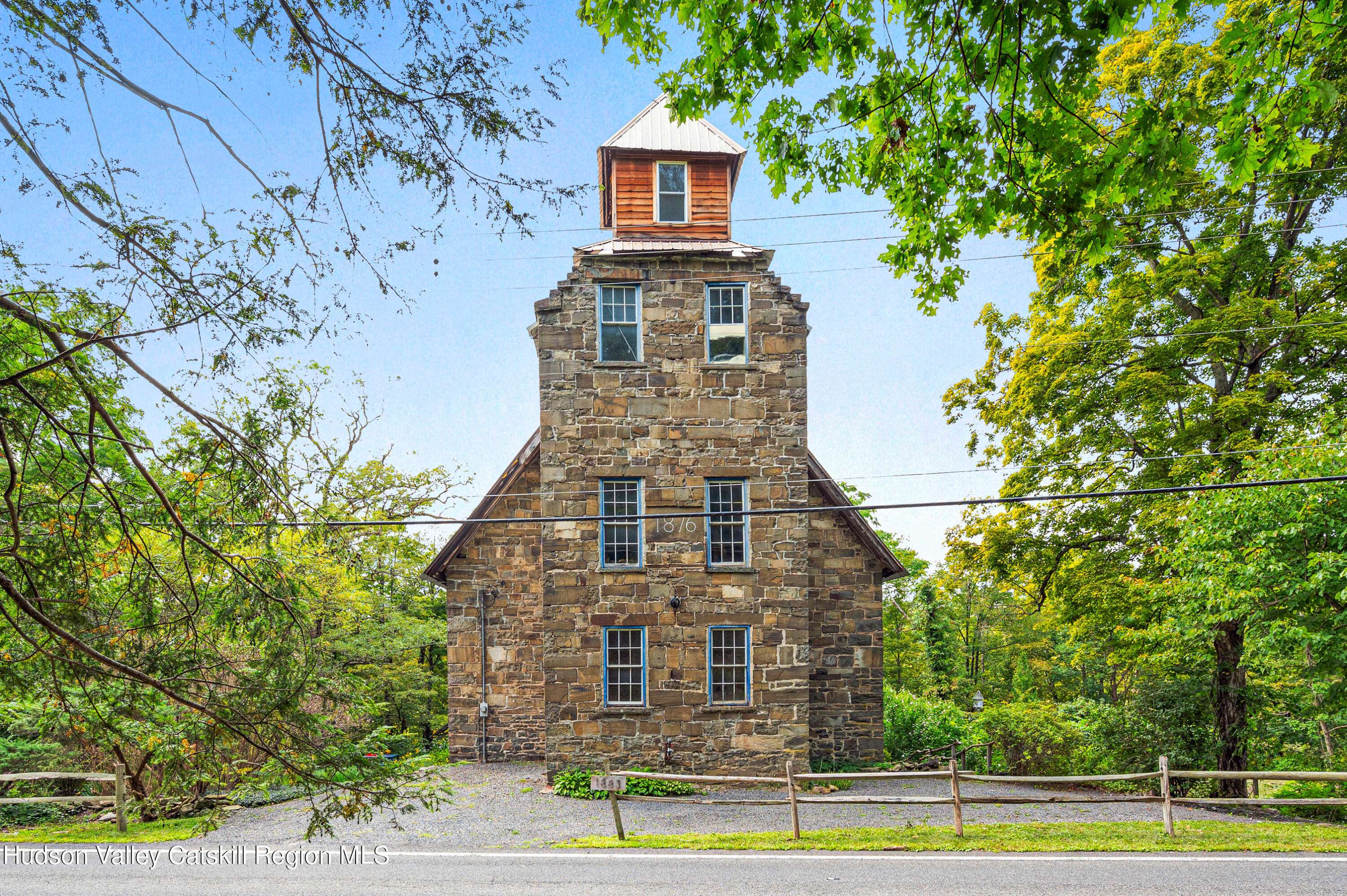 Ulster Park, NY 12471,1883 Main ST
