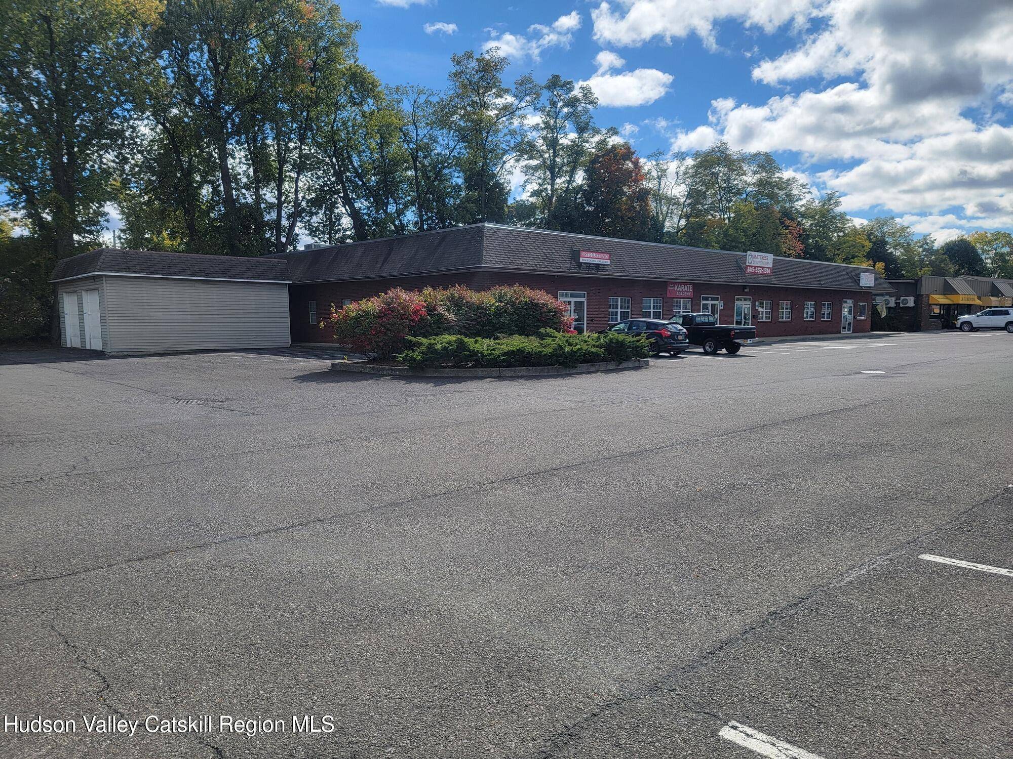 Kingston, NY 12401,590-626 Ulster AVE