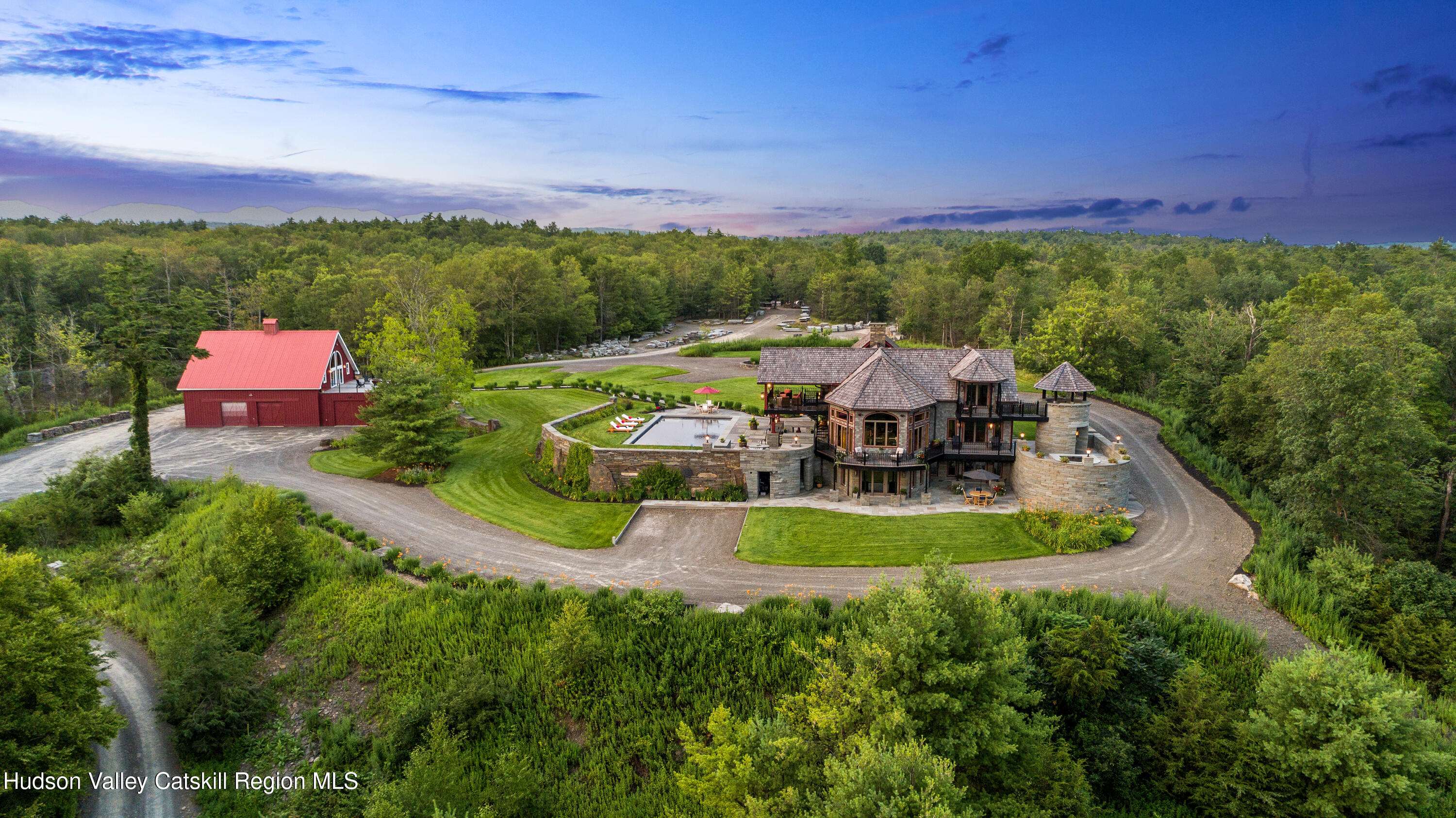 Kingston, NY 12401,924 Lapla RD