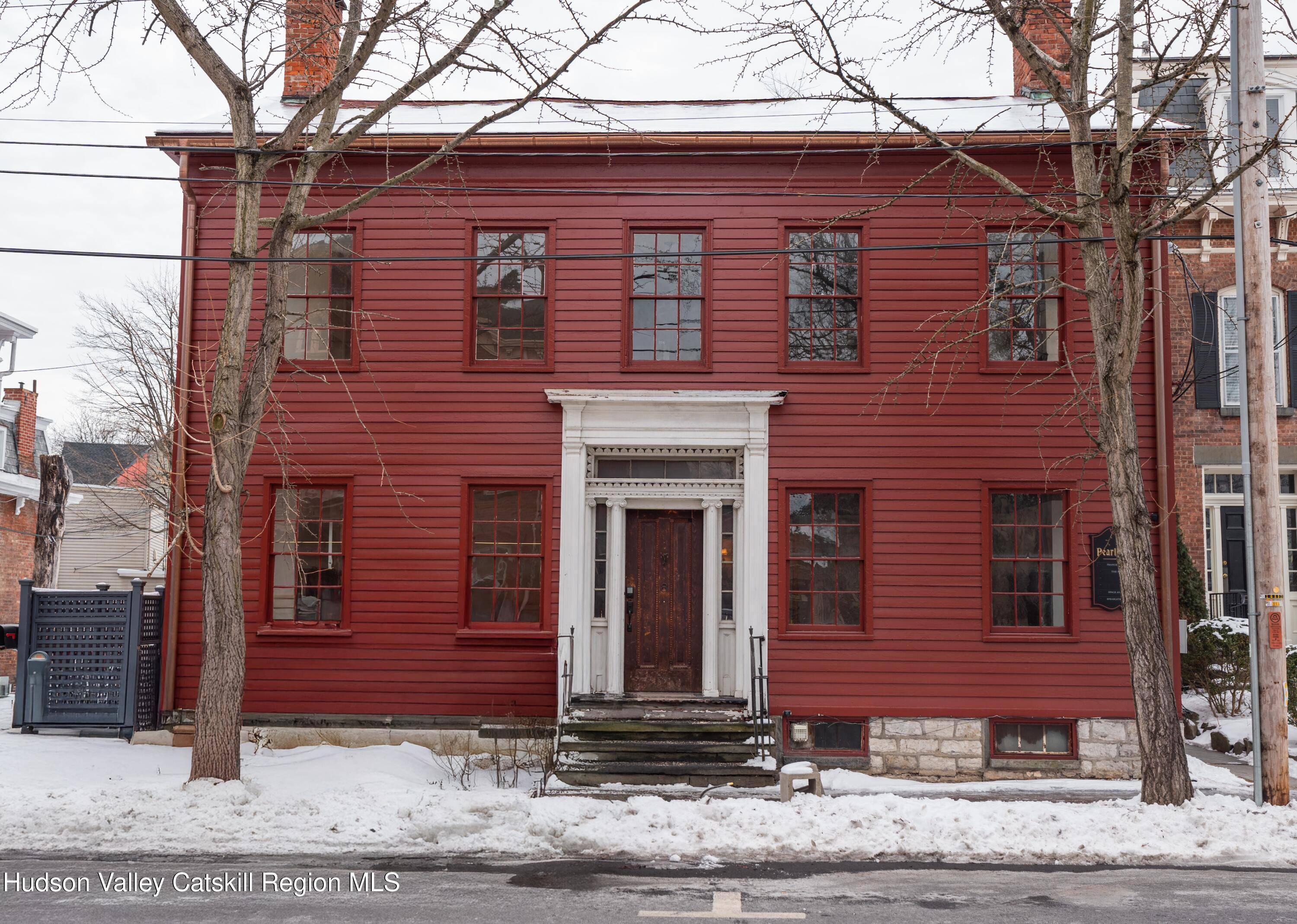 Kingston, NY 12401,8 Pearl ST