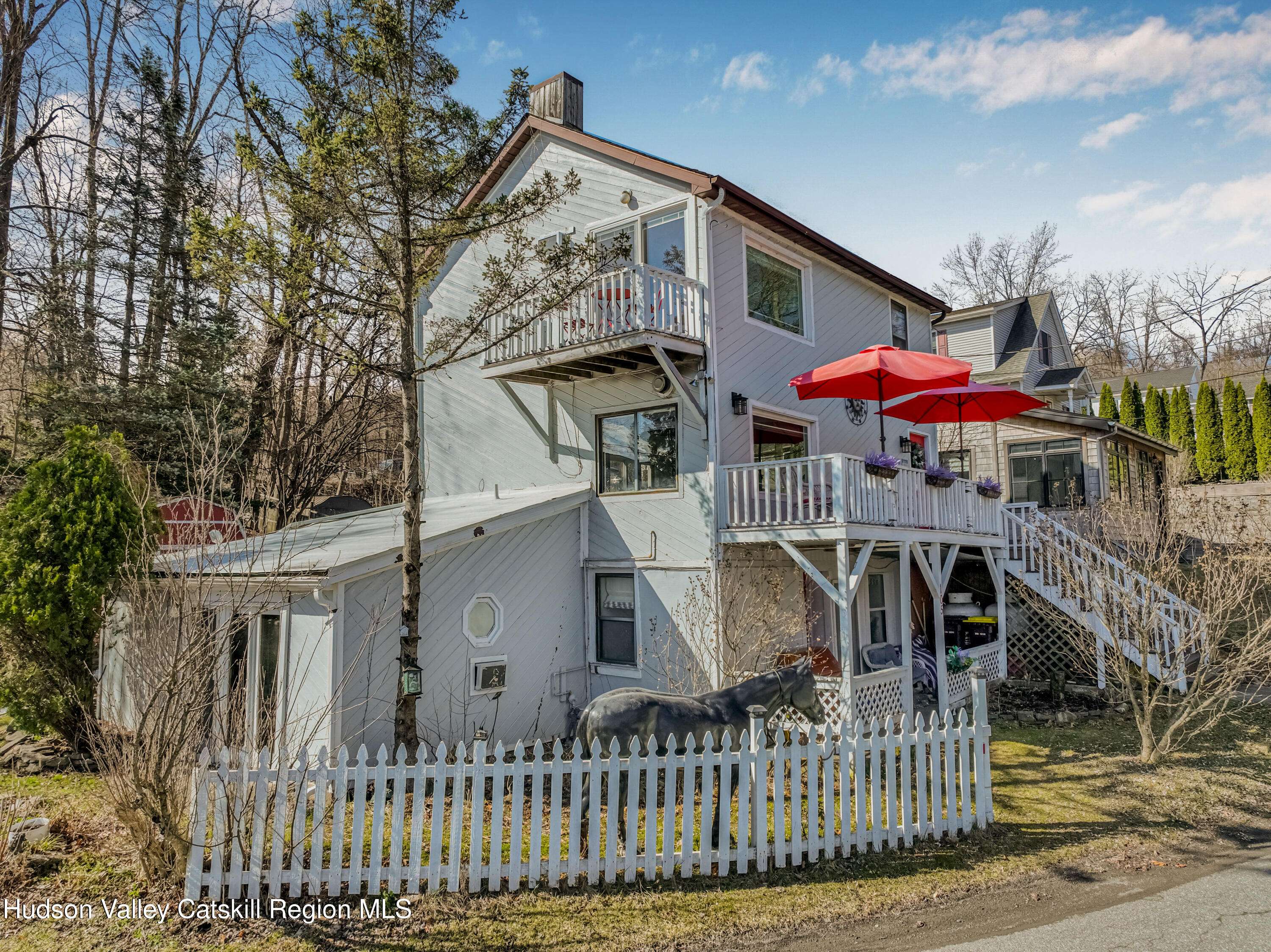 Port Ewen, NY 12466,105 Canal ST