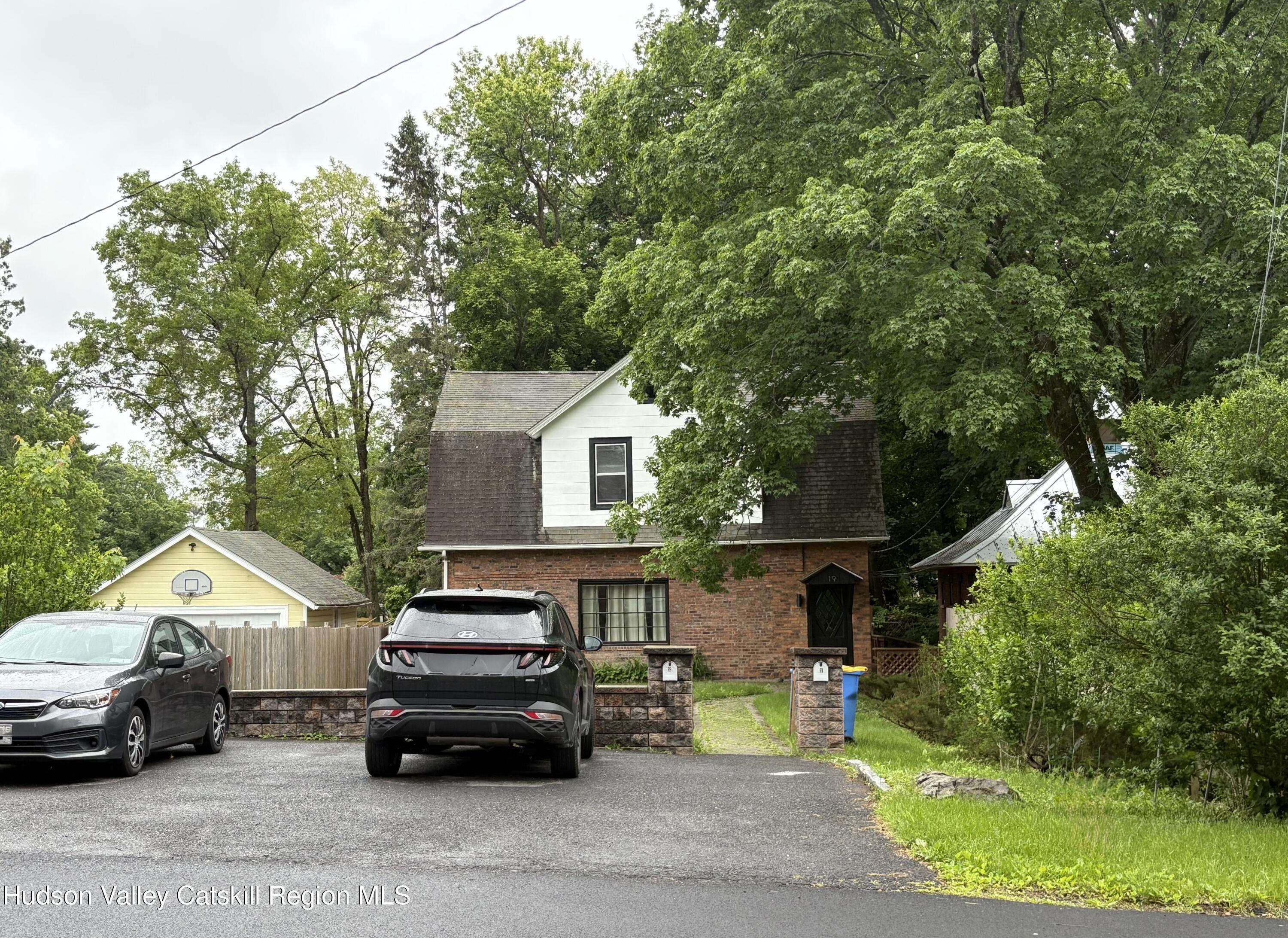 Kingston, NY 12401,19 Augusta ST
