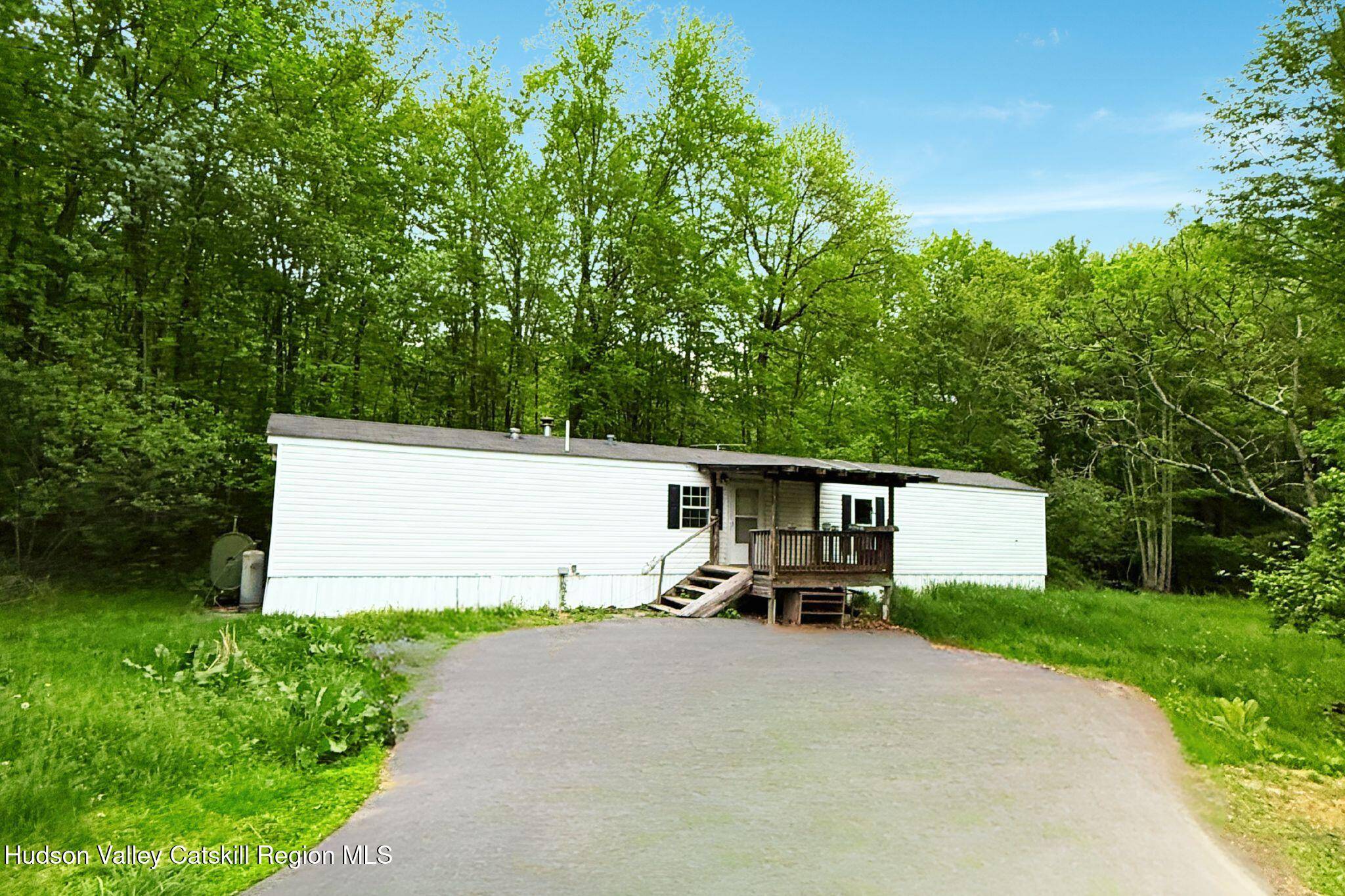 Kerhonkson, NY 12446,93 Wynkoop DR
