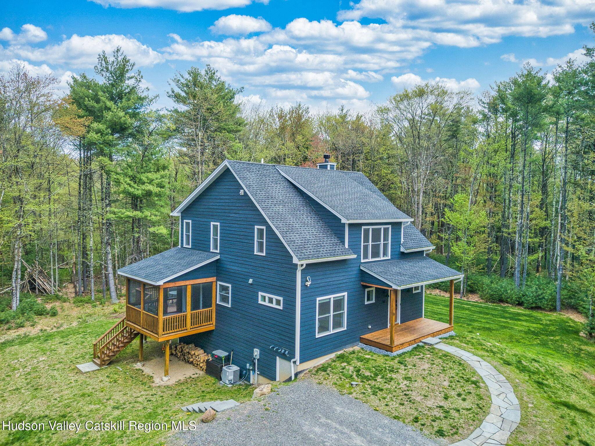 Saugerties, NY 12477,51 Houtman RD