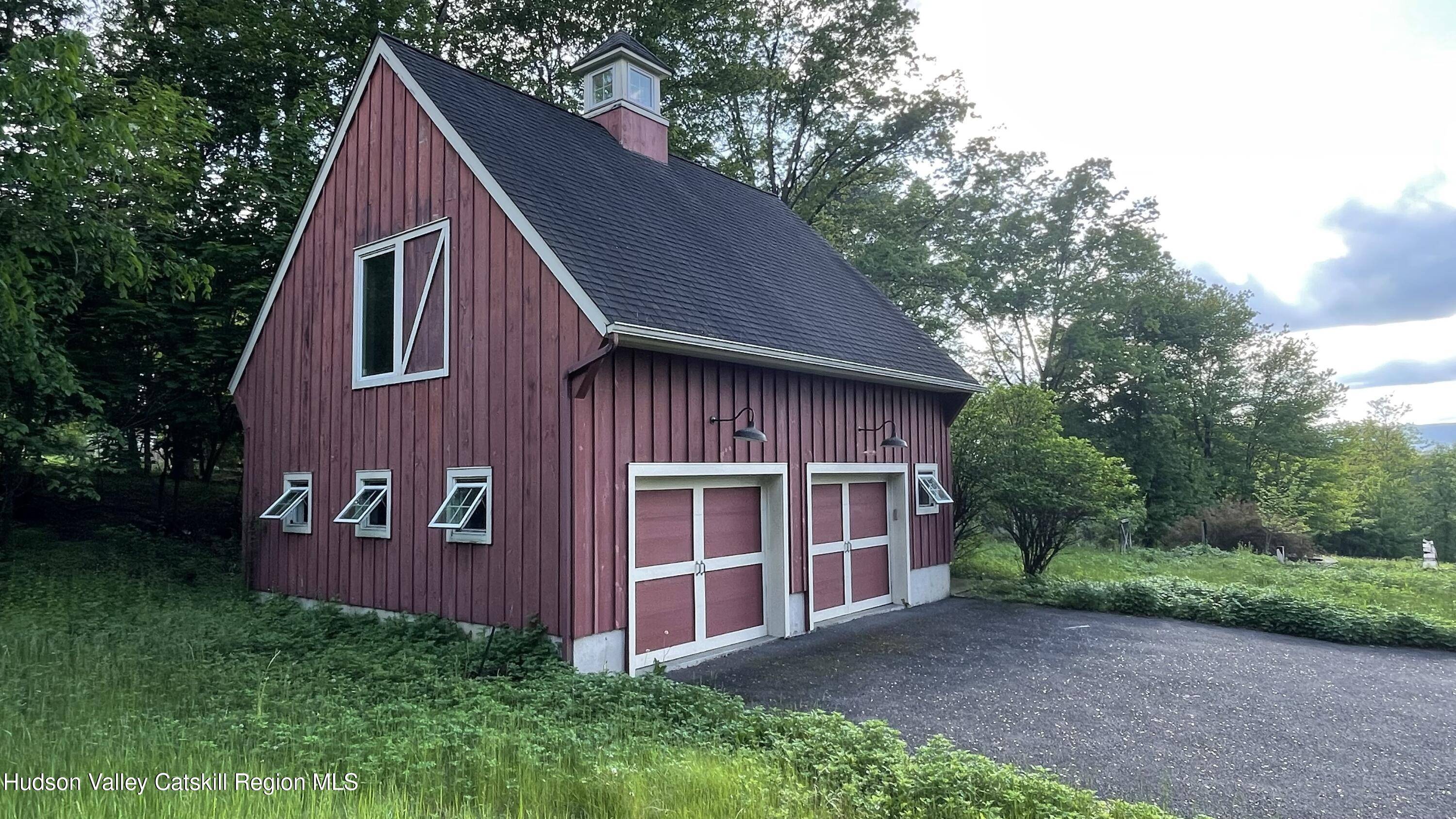 Gardiner, NY 12525,592 Sand Hill RD