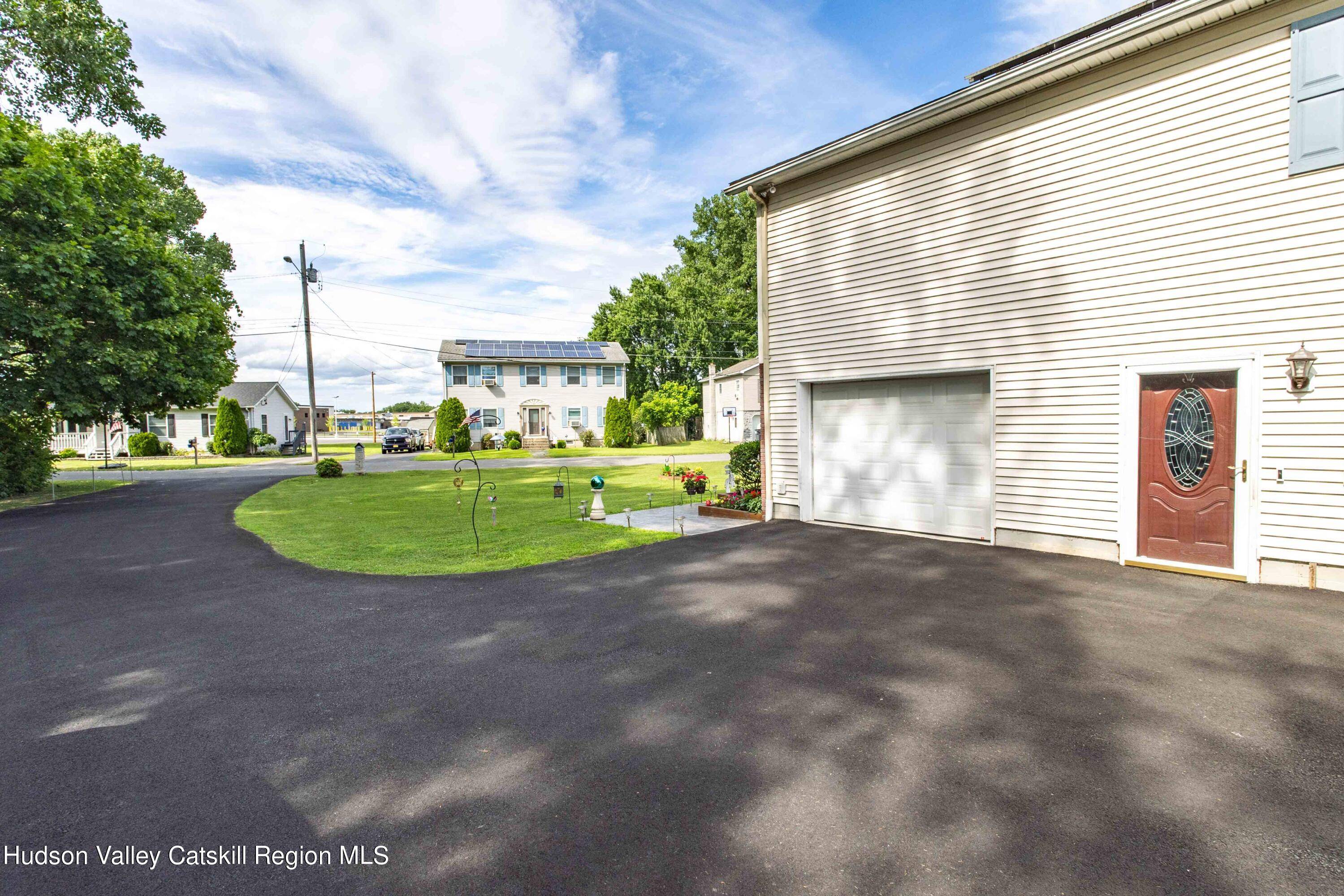 Saugerties, NY 12477,38 Mill Ln EXT