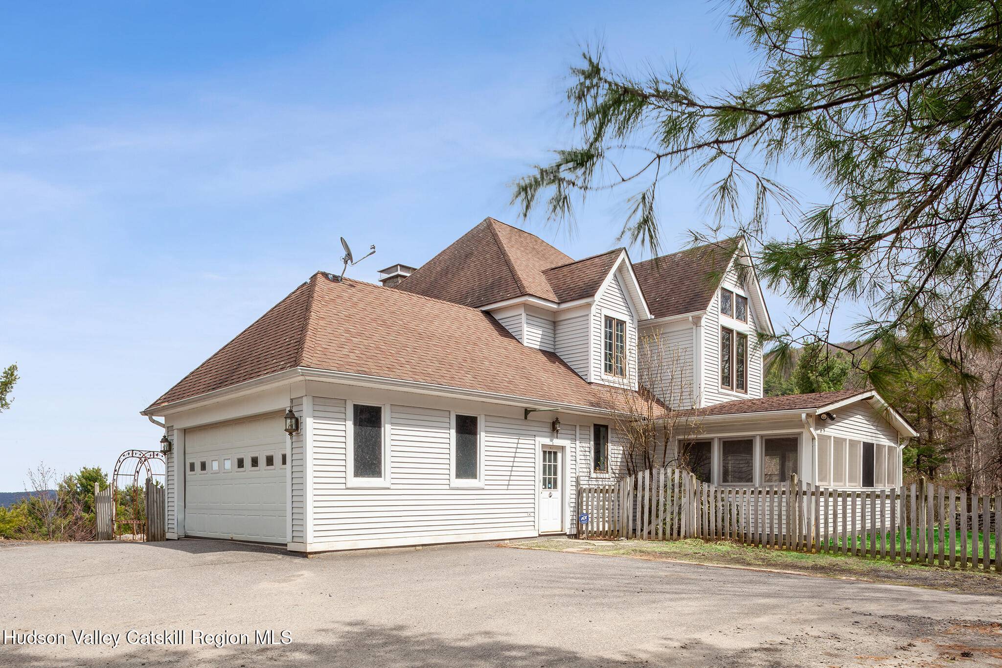 Schoharie, NY 12157,921 Ecker Hollow RD