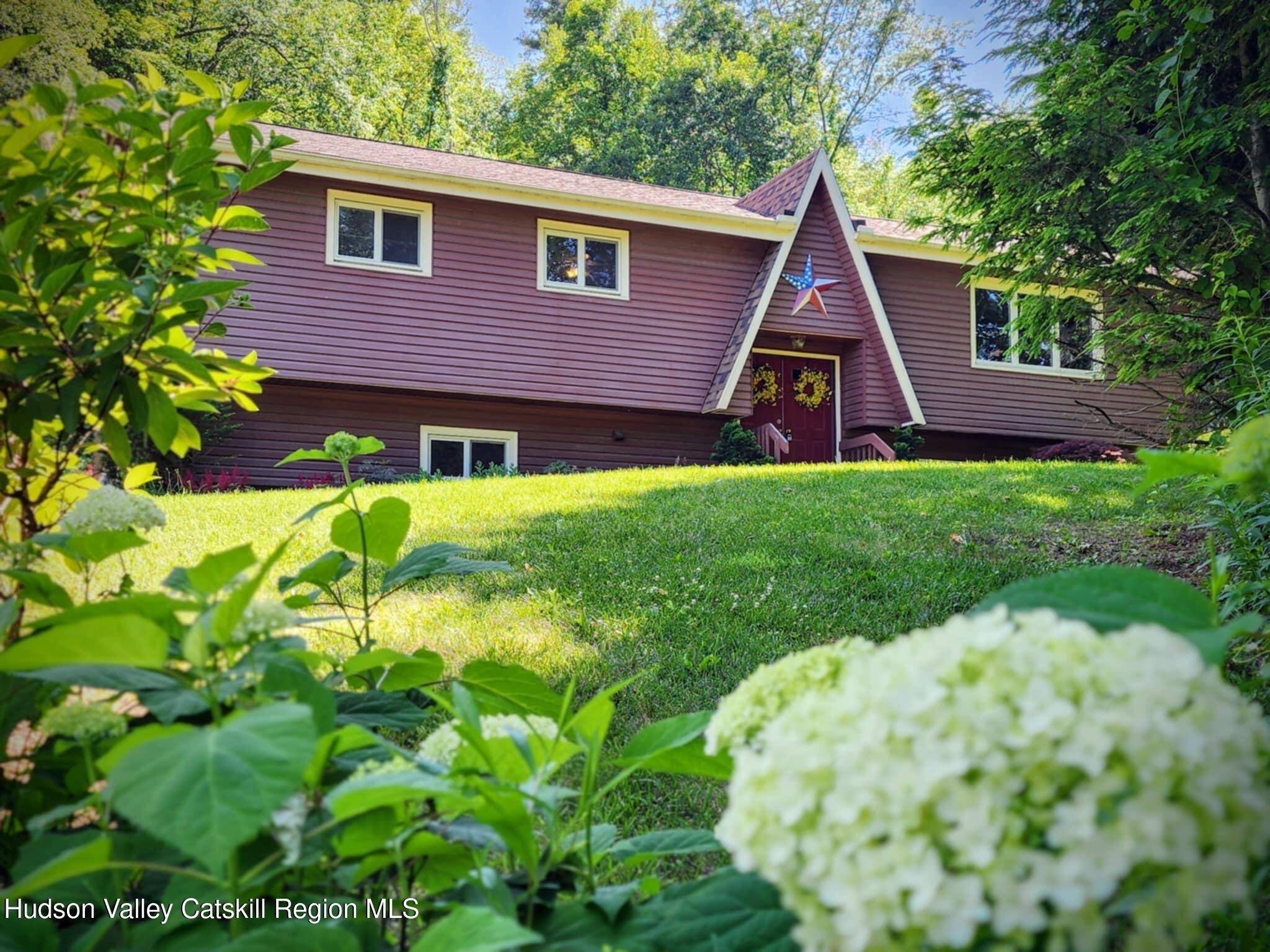 Pittsfield, MA 01201,499 Tamarack RD