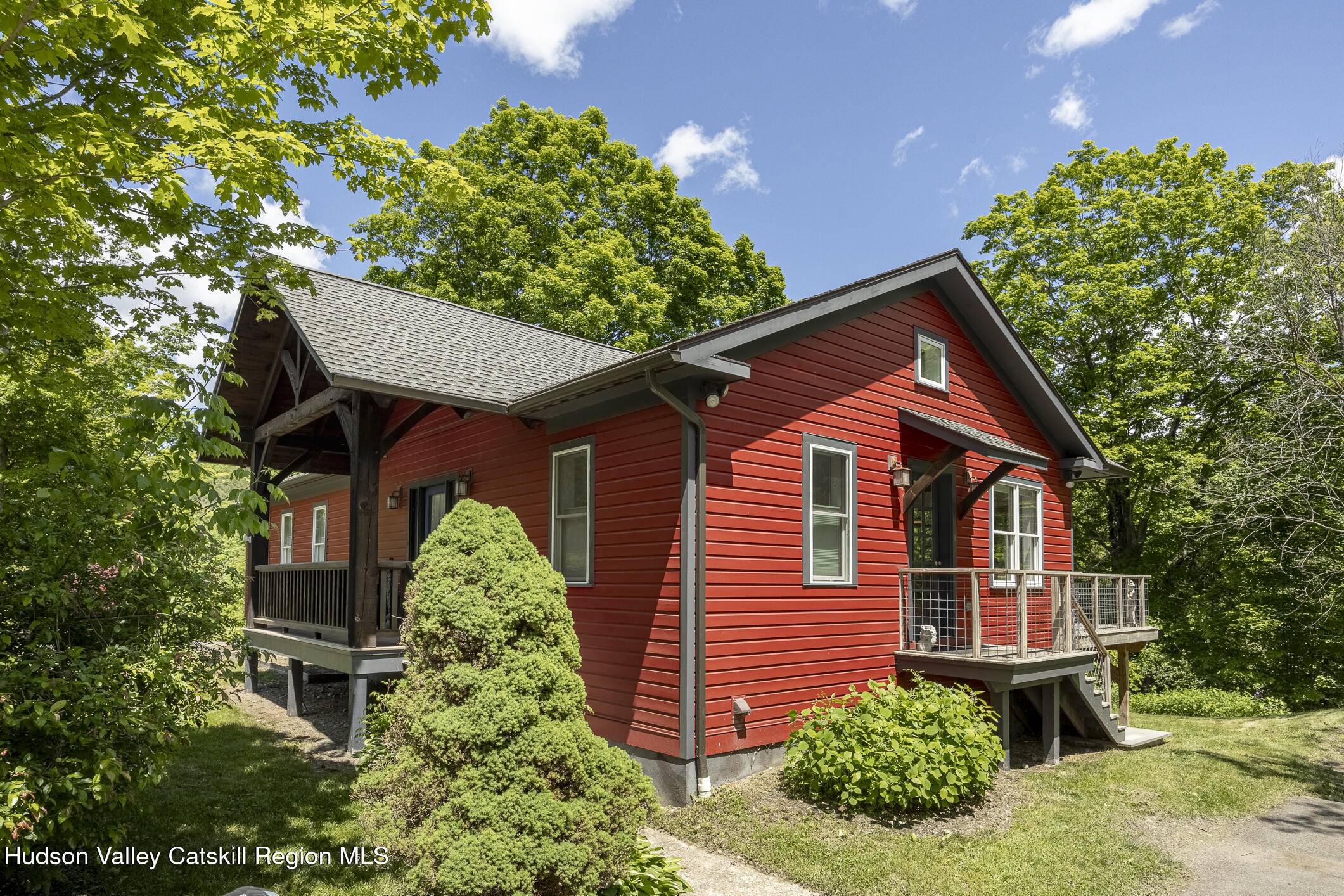 Red Hook, NY 12571,82 Near RD