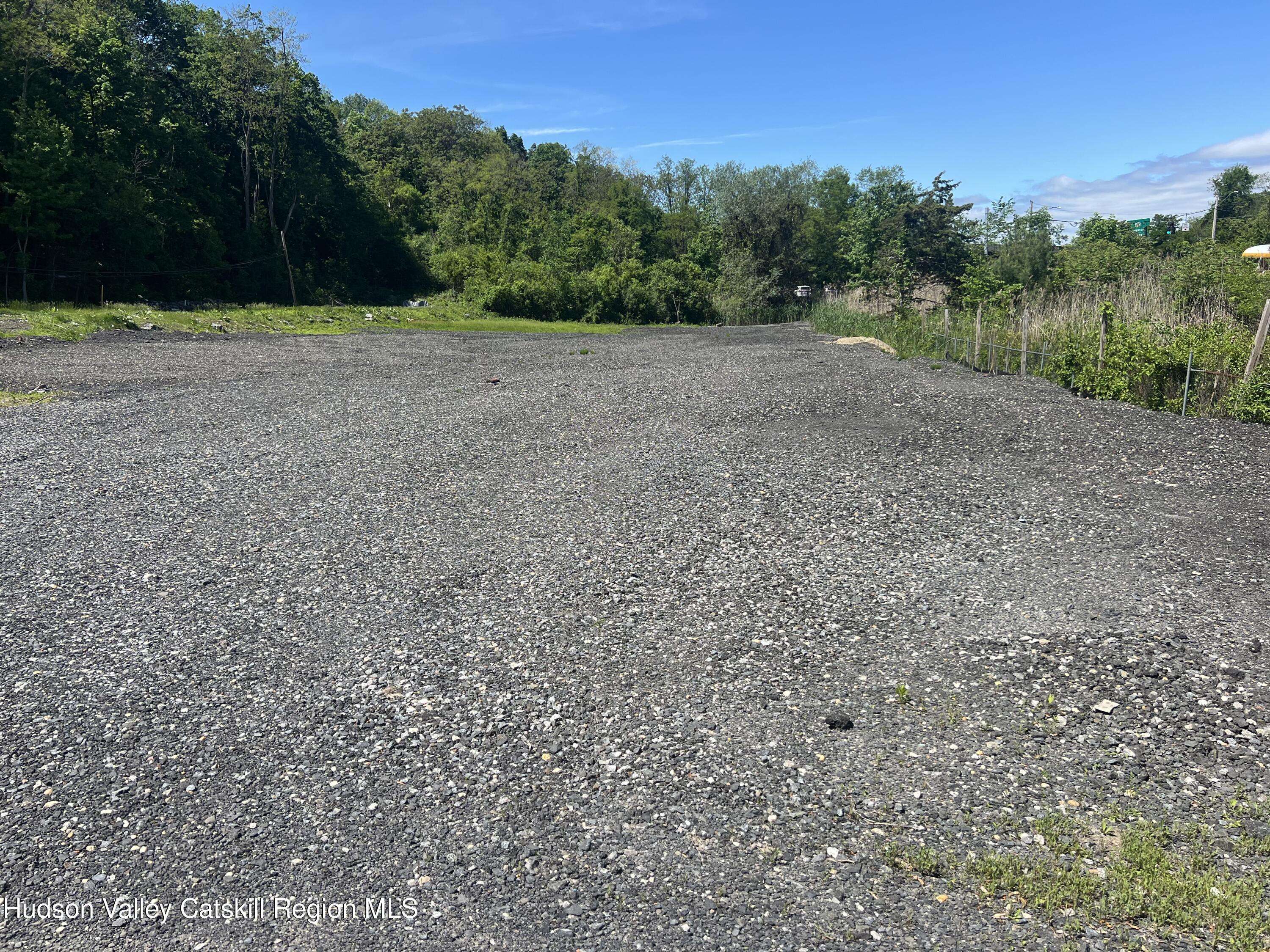 Kingston, NY 12401,990 Flatbush RD